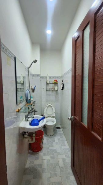 NHÀ BÁN 1 TRỆT 1 LẦU DT 40 m2 2  PHÒNG NGỦ