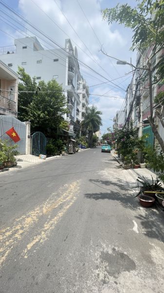 BÁN NHÀ 1 TRỆT 3 LẦU MT ĐƯỜNG 37 P BÌNH THUẬN Q7