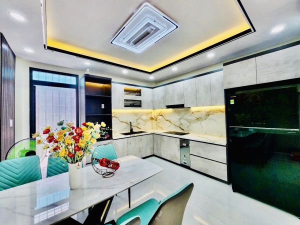 NHÀ ĐỆP 2 LẦU HẺM 160 NGUYỄN VĂN QUỲ PHÚ THUẬN Q7