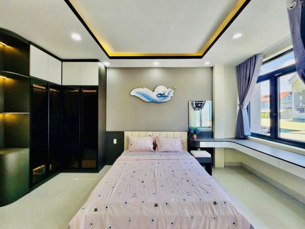 NHÀ ĐỆP 2 LẦU HẺM 160 NGUYỄN VĂN QUỲ PHÚ THUẬN Q7
