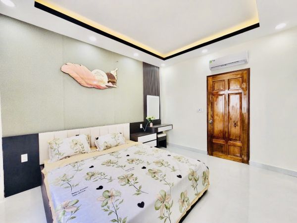 NHÀ ĐỆP 2 LẦU HẺM 160 NGUYỄN VĂN QUỲ PHÚ THUẬN Q7