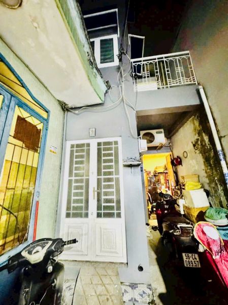 CẦN BÁN NHÀ 1 TRỆT 2 LẦU - ĐƯỜNG TRẦN XUÂN SOẠN, PHƯỜNG TÂN HƯNG, QUẬN 7