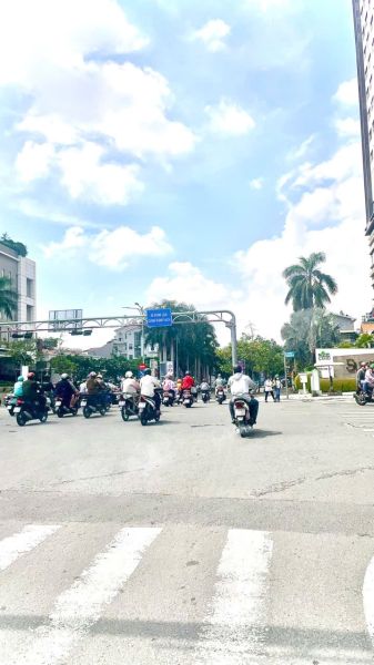 CHO THUÊ TÒA NHÀ GÓC 2 MẶT TIỀN ĐẸP – NGUYỄN THỊ THẬP, KHU HIM LAM, Q7