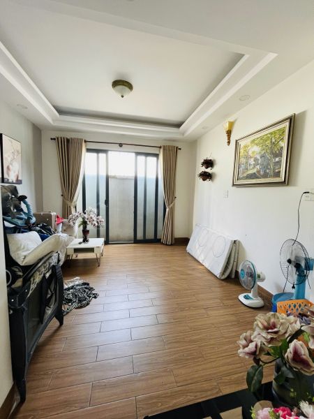 -BÁN NHÀ PHỐ 1 TRỆT 2 LẦU + SÂN THƯỢNG