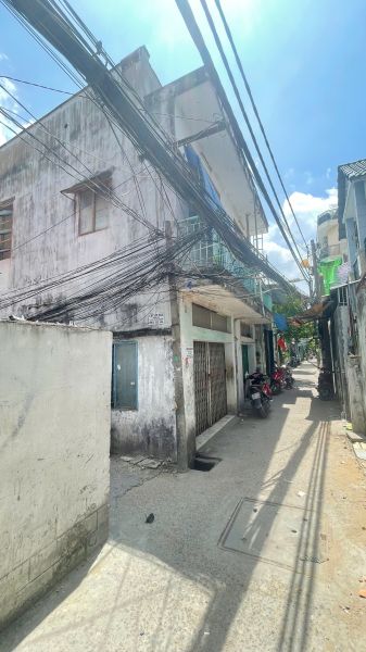 BÁN NHÀ 1 TRỆT 1 LẦU ĐƯỜNG HUỲNH TẤN PHÁT QUẬN 7