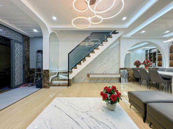 BÁN NHÀ 1 TRỆT 2 LẦU ĐƯỜNG TRẦN XUÂN SOẠN P TÂN HƯNG Q7'