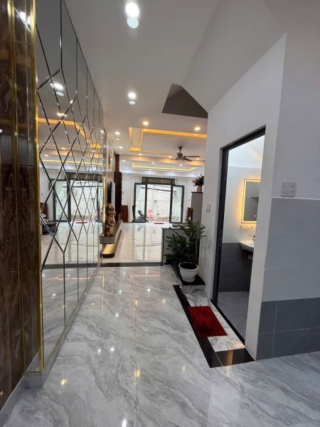 BÁN NHÀ CĂN GÓC 2 MẶT TIỀN ĐƯỜNG PHÚ THUẬN QUẬN 7