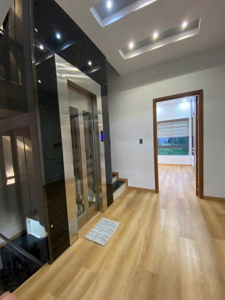 BÁN NHÀ 1 TRỆT 3 LẦU ĐƯỜNG HOÀNG QUỐC VIỆT Q7