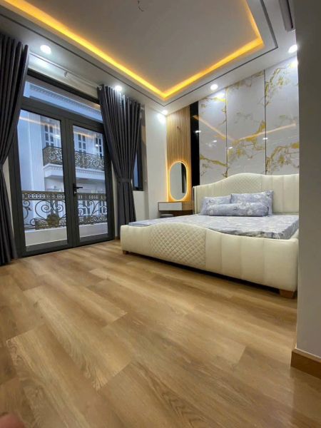 BÁN NHÀ 1 TRỆT 3 LẦU ĐƯỜNG HOÀNG QUỐC VIỆT Q7