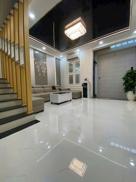 BÁN NHÀ 1 TRỆT 3 LẦU ĐƯỜNG HOÀNG QUỐC VIỆT Q7