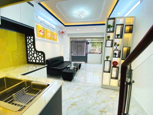 BÁN NHÀ 1 TRỆT 2 LẦU ĐƯỜNG HUỲNH TẤN PHÁT NHÀ BÈ