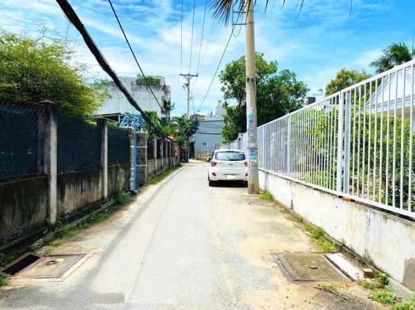 BÁN NHÀ 1 TRỆT 2 LẦU ĐƯỜNG HUỲNH TẤN PHÁT NHÀ BÈ