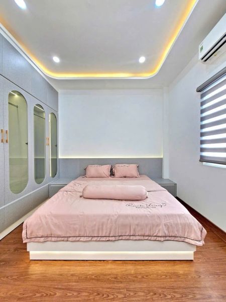 BÁN NHÀ 1 TRỆT 2 LẦU ĐƯỜNG HUỲNH TẤN PHÁT QUẬN 7