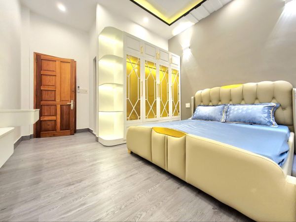 BÁN NHÀ 1 TRỆT 2 LẦU ĐƯỜNG HUỲNH TẤN PHÁT(QUẬN 7 CŨ)