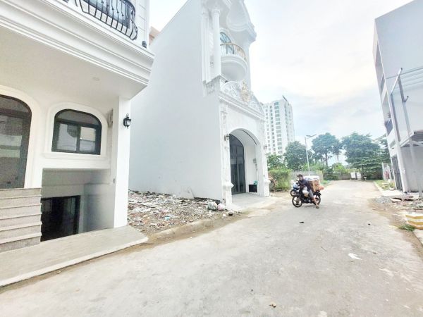 BÁN LÔ ĐẤT ĐƯỜNG NGUYỄN THỊ THẬP P TÂN HƯNG Q7